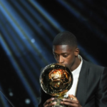 Ousmane Dembélé levantó el Balón de Oro 2025 en París, tras una temporada consagratoria con el PSG y la selección francesa. Foto: La Razón.