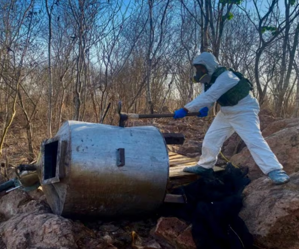 En Sinaloa, el Ejército localizó y destruyó 12 centros con más de 5 mil litros de químicos
