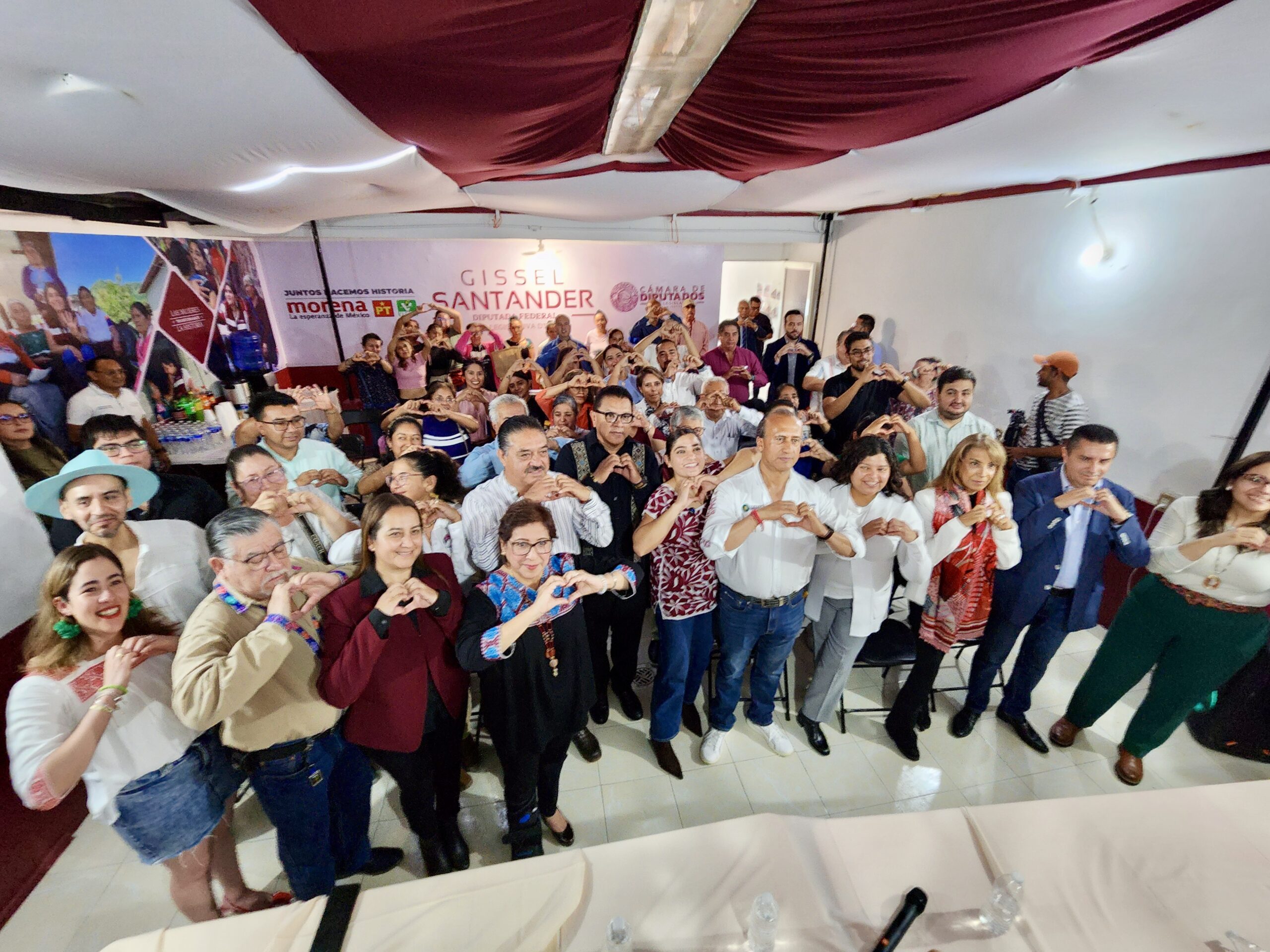 La diputada federal Gissel Santander presentó su Primer Informe Legislativo en Huauchinango, donde destacó apoyos sociales, educativos y proyectos comunitarios que han beneficiado a la Sierra Norte de Puebla