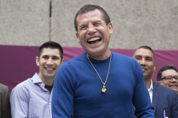 Julio César Chávez, ícono del boxeo mexicano, fue hospitalizado de emergencia en Culiacán por un dolor intenso. Foto: Cuartoscuro.
