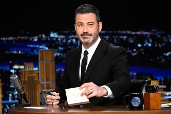 Tras una semana de polémica y censura, Jimmy Kimmel Live! vuelve a la televisión. Disney revirtió su decisión de suspensión, ¿qué pasó y por qué es clave este regreso. Foto: Roastbrief.