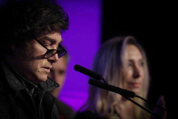 Javier Milei reconoció la derrota en Buenos Aires tras el triunfo del peronismo, que consolida a Axel Kicillof como figura clave de la oposición. Foto: EFE.