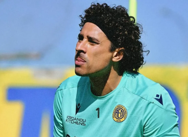 Guillermo Ochoa debutó con el AEL Limassol en la Liga de Chipre, pero su estreno terminó con una goleada de 5-0 ante el Omonia Nicosia. Foto: Diario 24 Horas.