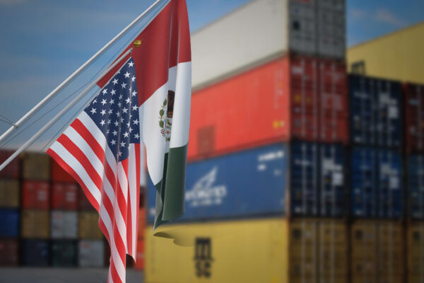 México evalúa imponer aranceles a países sin acuerdo comercial, entre ellos China.
