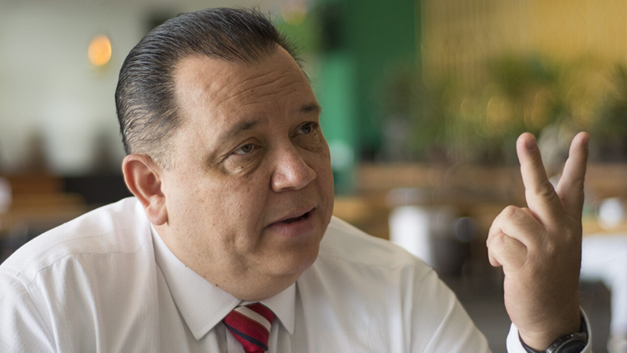 Ricardo Paredes acusa a Alfonso Esparza y su grupo de amenazas de muerte tras la elección de la rectoría de la BUAP. Foto: Lado B.