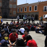 Tras el sismo registrado el día de hoy, se realizaron algunas evacuaciones preventivas en escuelas, centros comerciales y de trabajo de la capital; no existieron afectaciones. Foto: Milenio.