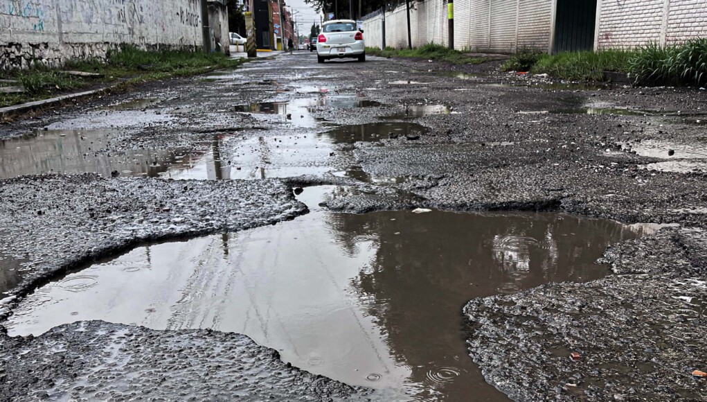 80% de calles en Puebla presentan baches; David Aysa culpa a Lalo Rivera y Adán Domínguez