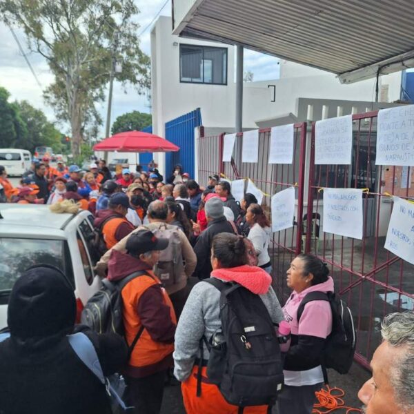 “Naranjitas” bloquean temporalmente el bulevar Valsequillo