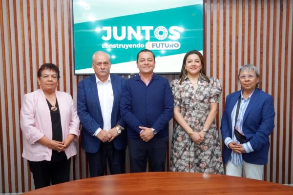 El Ayuntamiento de San Martín Texmelucan puso en marcha la iniciativa Ruta a favor de la educación, con acciones para mejorar escuelas, capacitar docentes y respaldar a estudiantes, en colaboración con autoridades estatales y organizaciones internacionales.