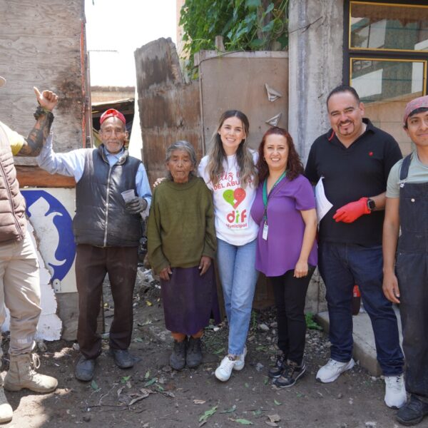 El Gobierno de San Martín Texmelucan realizó acciones de limpieza y entregó apoyos a dos adultos mayores en situación vulnerable, con el objetivo de mejorar sus condiciones de vida.