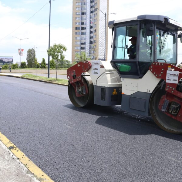 El alcalde José Chedraui anunció que 80 trabajadores serán contratados para operar la nueva maquinaria destinada a rehabilitar vialidades en la capital.