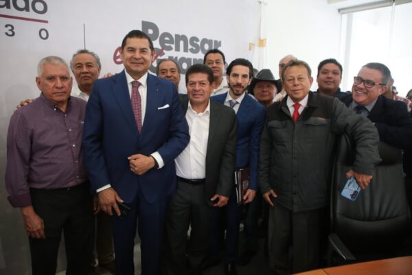 Armenta llama a migrantes poblanos a invertir en San José Chiapa, Capital de la Tecnología y Sostenibilidad.