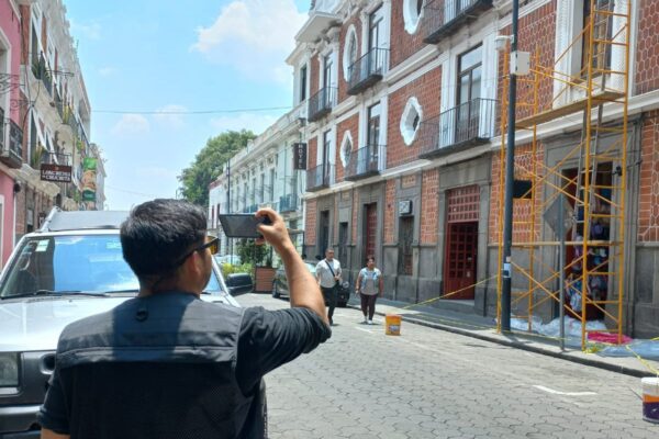 El Ayuntamiento de Puebla lanzó un programa de prevención en el Centro Histórico que ofrece revisiones gratuitas a viviendas y negocios para detectar riesgos estructurales y reforzar la seguridad.