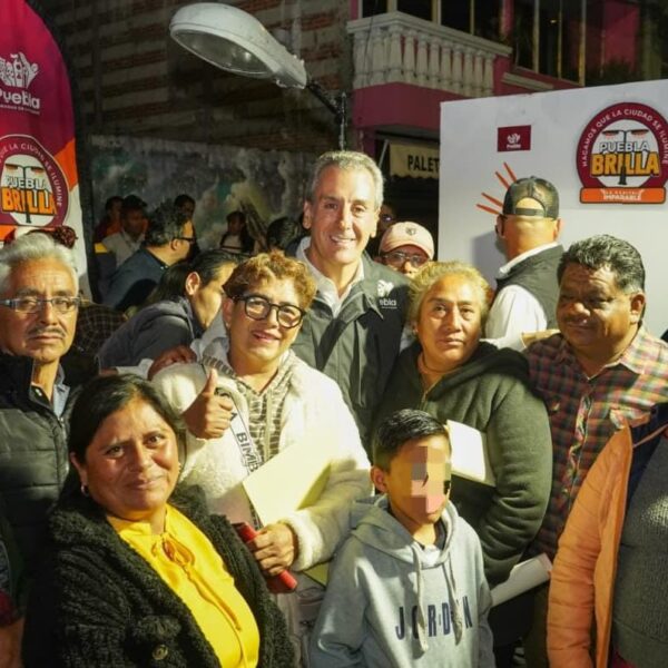 El presidente municipal de Puebla, Pepe Chedraui, puso en marcha la modernización de 200 luminarias LED