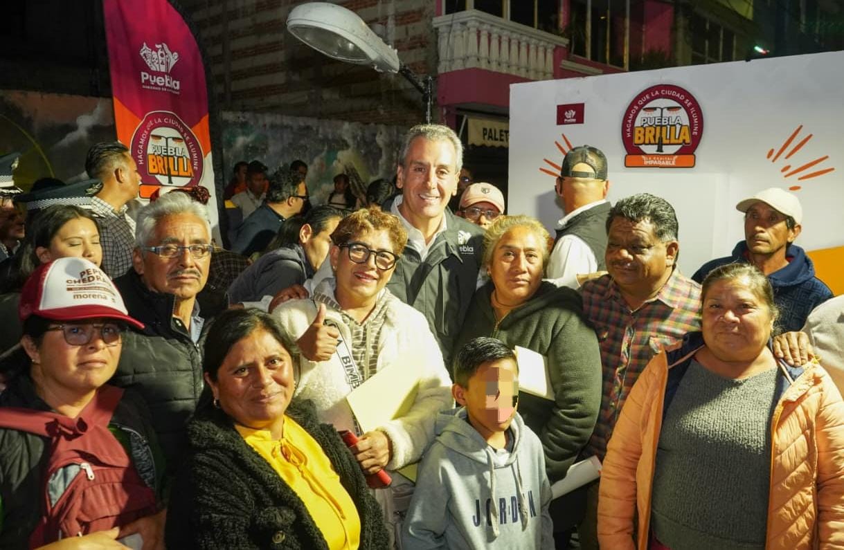 El presidente municipal de Puebla, Pepe Chedraui, puso en marcha la modernización de 200 luminarias LED