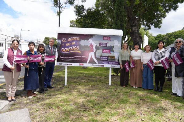 El alcalde de Puebla, Pepe Chedraui Budib, presentó la campaña “El acoso no va contigo”, enfocada en prevenir y erradicar la violencia contra mujeres, adolescentes y niñas en espacios públicos y transporte.