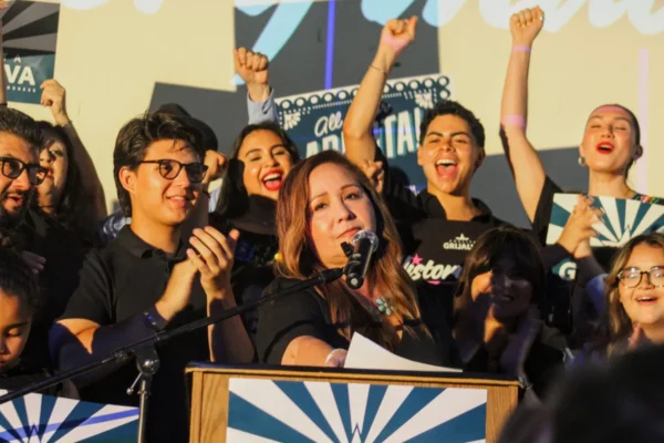 Adelita Grijalva, ganó la elección especial en el séptimo distrito de Arizona