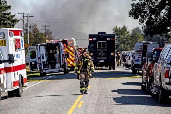 Asciende a cuatro personas muertas las víctimas del tiroteo dentro de una iglesia mormona en Michigan; ya identificaron al atacante, quien estuvo en la Marina de Estados Unidos. Foto: CNN.