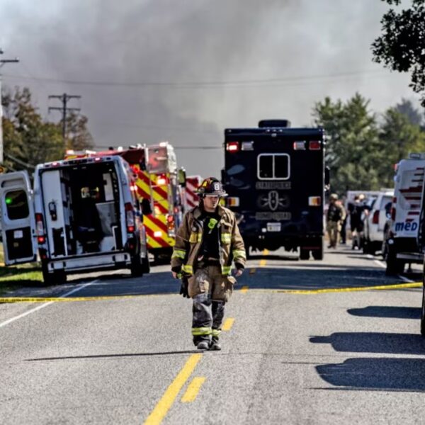 Asciende a cuatro personas muertas las víctimas del tiroteo dentro de una iglesia mormona en Michigan; ya identificaron al atacante, quien estuvo en la Marina de Estados Unidos. Foto: CNN.