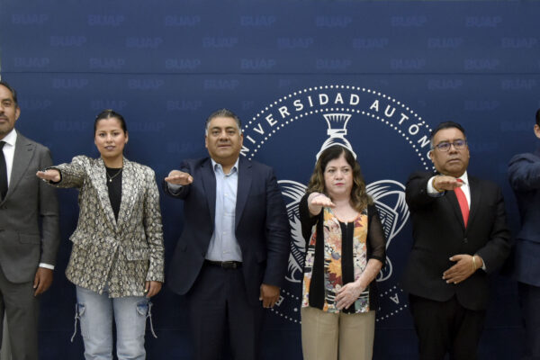 Lilia Cedillo presentó ajustes en su equipo central