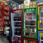 La propuesta del gobierno federal de subir impuestos a cigarros y refrescos podría impactar negativamente a las tienditas y comercios pequeños, al incentivar la venta de productos ilegales y reforzar el mercado negro. Foto: Milenio.
