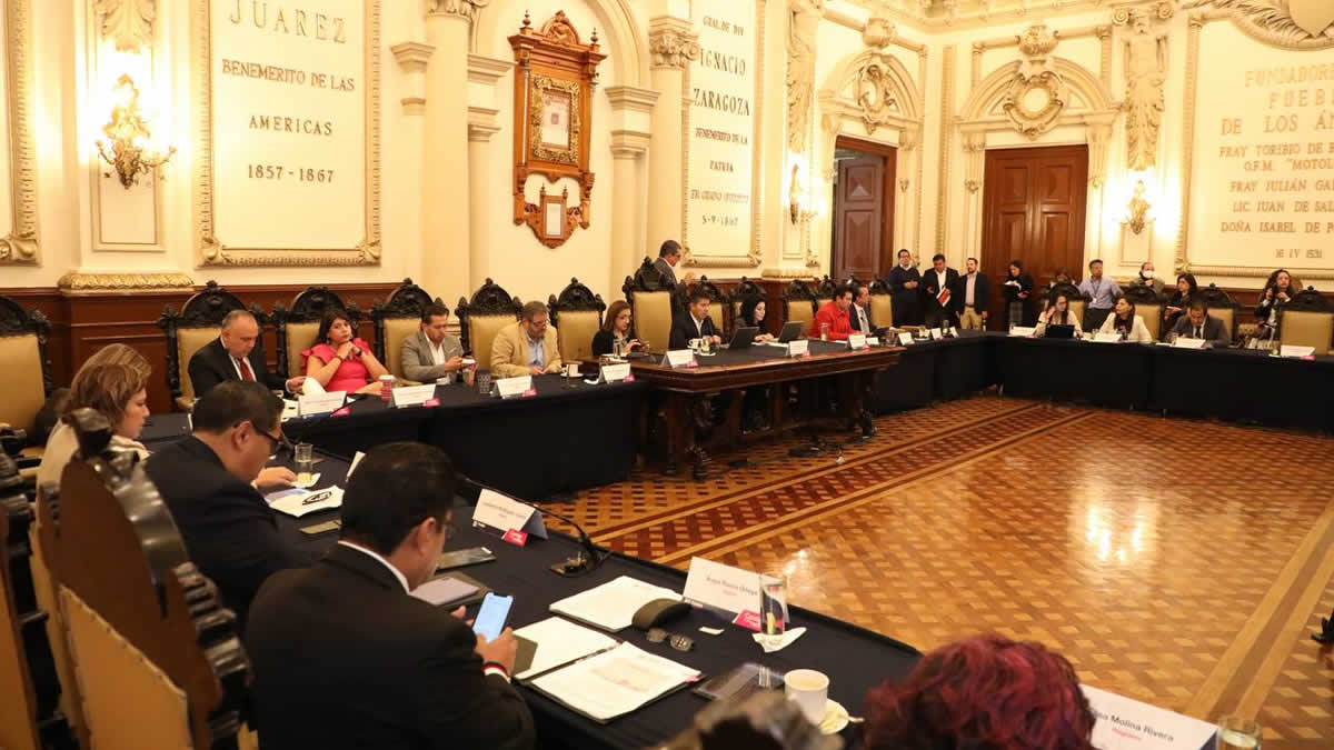 El Ayuntamiento de Puebla analiza una reforma al Código Reglamentario Municipal (COREMUN) para actualizarlo a las necesidades sociales, económicas y urbanas actuales, tras haber quedado inconclusa la modernización planteada en la administración pasada. Foto: Diario 24 Horas.