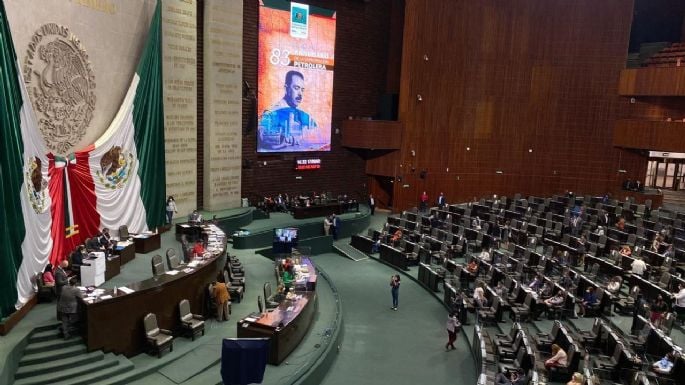 Juristas, académicos y colectivos civiles confrontan posturas en el arranque de audiencias sobre la Ley de Amparo; Morena insiste en que la reforma hará más ágil el sistema. Foto: Proceso.