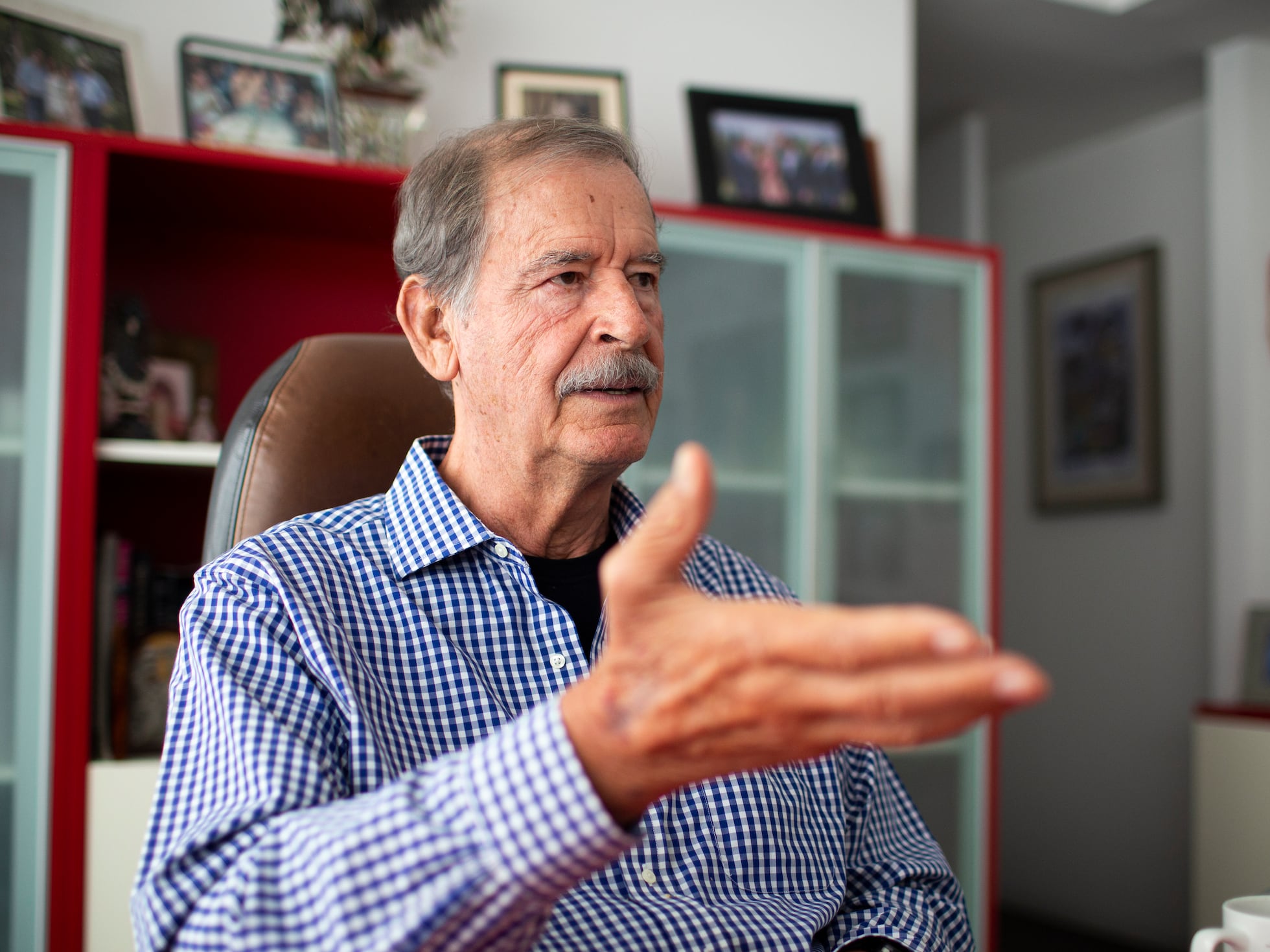 Vicente Fox reconoció que fue un error no aumentar el salario mínimo durante su gobierno y destacó que la medida implementada por AMLO desde 2019 ha permitido recuperar poder adquisitivo y dinamizar la economía, rompiendo con la inercia de décadas. Foto: Rodrigo Oropeza.