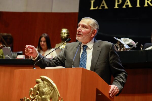 El senador Adán Augusto López seguirá como coordinador de Morena en el Senado. Ignacio Mier asegura que la solicitud de juicio político del PAN es solo especulación y no existe imputación directa en su contra. Foto: Horizonte 365.