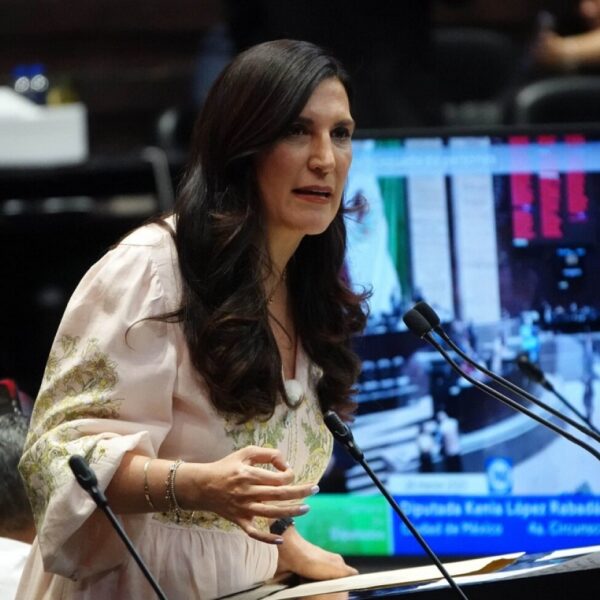 La bancada de Morena en la Cámara de Diputados decidió por unanimidad respaldar a la panista Kenia López Rabadán como próxima presidenta de la Mesa Directiva, un acuerdo que se presentará hoy en la Jucopo para su votación formal y que refleja la búsqueda de unidad y colaboración entre los legisladores. Foto: Cuartoscuro.