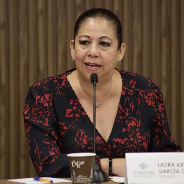 Laura Artemisa Chávez anuncia que la iniciativa para perseguir la extorsión de oficio será prioridad en el Congreso de Puebla. Foto: Curul.