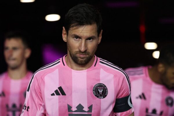 Lionel Messi habría ya alcanzado un acuerdo para renovar con Inter de Miami y continuará en la MLS; seguirá su carrera en la MLS hasta el Mundial 2026. Foto: Buenos Aires Times.