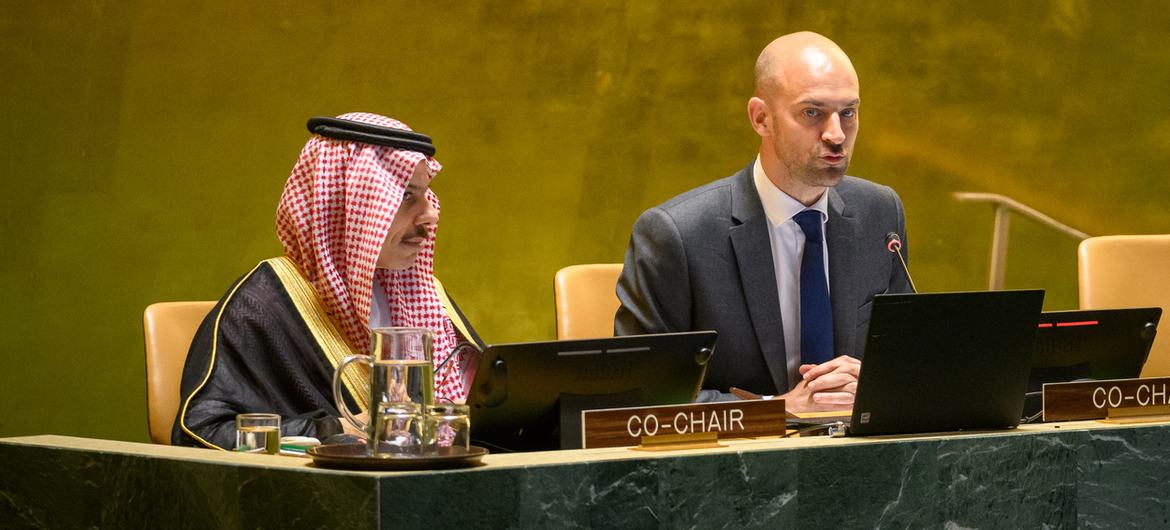 La Asamblea General de la ONU respaldó la Declaración de Nueva York, buscando avanzar en la solución de dos Estados entre Palestina e Israel y promover el desarme de Hamas. Foto: ONU.
