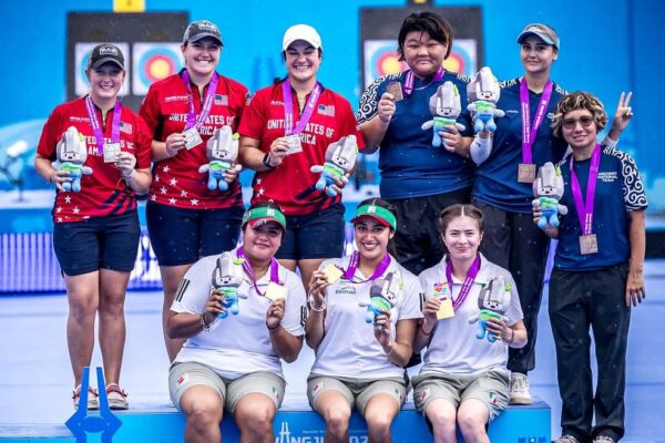 México hizo historia en el Mundial de Gwangju 2025 al conquistar su primer oro en tiro con arco, gracias al triunfo del equipo femenil de compuesto. Foto: CONADE.