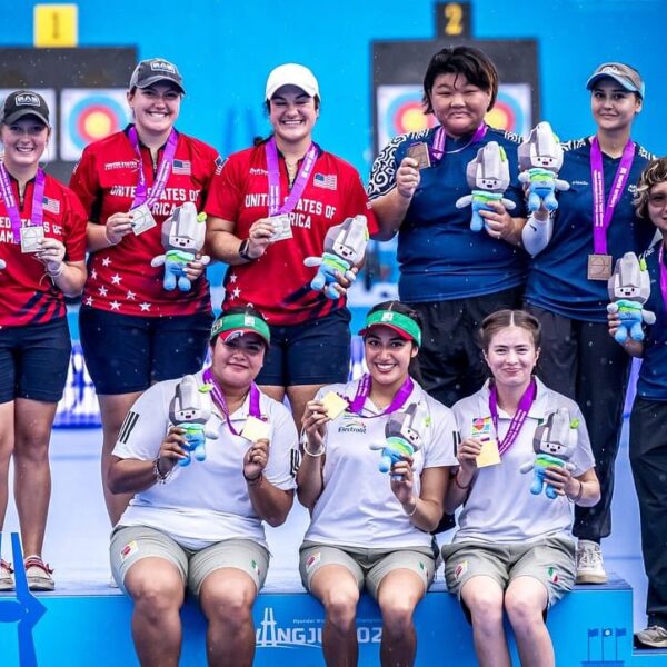 México hizo historia en el Mundial de Gwangju 2025 al conquistar su primer oro en tiro con arco, gracias al triunfo del equipo femenil de compuesto. Foto: CONADE.