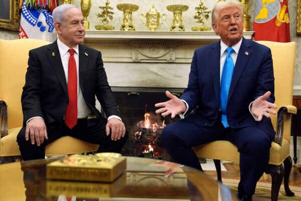 Donald Trump y Benjamin Netanyahu presentaron en la Casa Blanca un plan de paz para Gaza que excluyó a Hamas y a la Autoridad Nacional Palestina.
