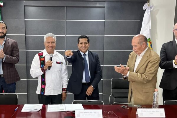 Raymundo Atanacio fue designado como nuevo rector de la Universidad Politécnica Metropolitana de Puebla, con el compromiso de vincular la formación académica con las necesidades productivas y sociales del estado. Foto: La Jornada.
