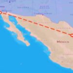 La Embajada de Estados Unidos en México alertó sobre videos en TikTok que promueven una supuesta ruta ilegal desde Tehuacán hasta Los Ángeles, presentada con animaciones digitales. El organismo advirtió que este tipo de contenidos suelen estar ligados a redes criminales y representan un grave riesgo para migrantes. Foto: Aristegui Noticias.