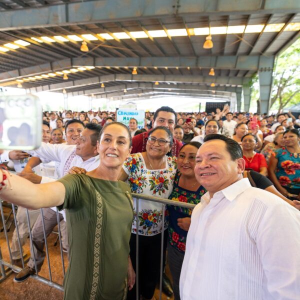 Claudia Sheinbaum reafirmó que la base de su administración es el respaldo ciudadano y la continuidad de los principios de la Cuarta Transformación, con énfasis en la política social de atención a los más pobres. Foto: FB Joaquín Díaz.