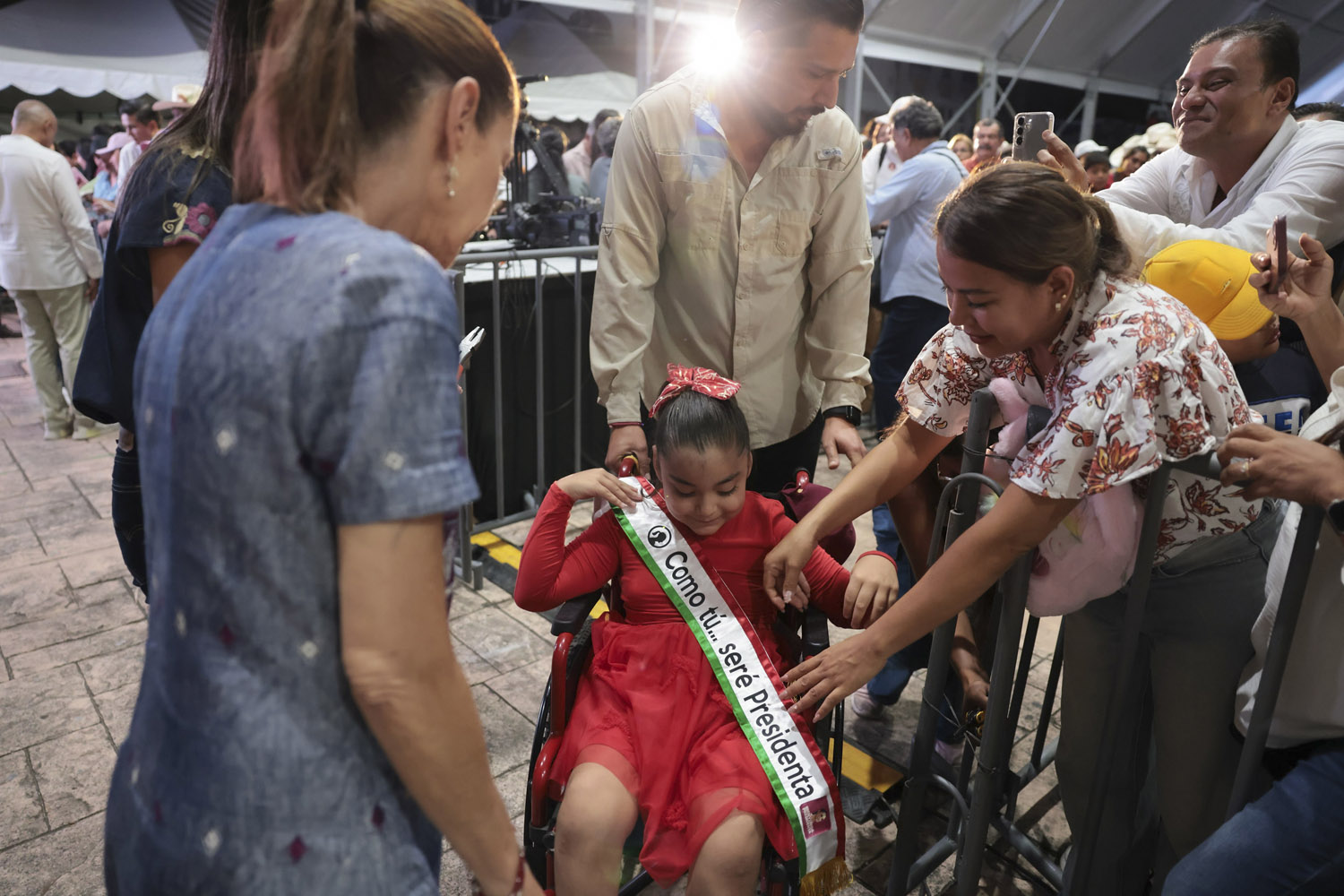 Claudia Sheinbaum recorre 30 estados y reúne a más de medio millón en su gira nacional