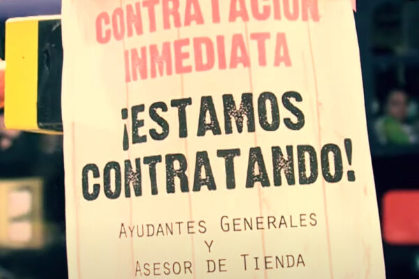 La Fiscalía de Puebla reporta que Facebook es la principal vía utilizada por estafadores para ofrecer supuestos trabajos; al menos 30 personas cayeron en falsas ofertas de empleo este año. Foto: Somos Uno.