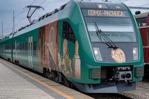Alstom se retiró de la licitación para proveer 15 trenes eléctricos de la ruta Ciudad de México–Pachuca. En la competencia permanecen CAF y la china CRRC Zhuzhou, con propuestas por 9 mil 891 millones y 5 mil 846 millones de pesos, respectivamente. El fallo se dará a conocer el 10 de septiembre. Foto: Inmobiliare.