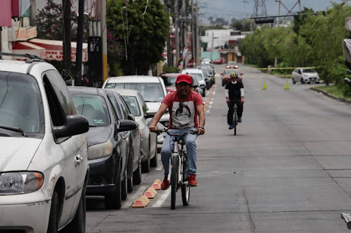 Prevén multas de hasta 11 mil pesos por invadir ciclovías en Puebla.