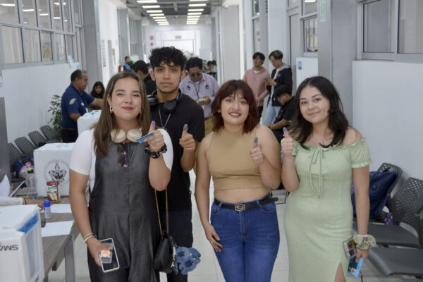 La BUAP celebra este miércoles una jornada electoral histórica en la que más de 130 mil integrantes de su comunidad votarán para elegir a la próxima persona que encabezará la Rectoría. El proceso, que se desarrollará de 8:00 a 18:00 horas, busca consolidar la vida democrática de la institución. Foto: BUAP.