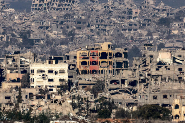 La ONU, la UE y el Banco Mundial estiman que reconstruir Gaza costará 70 mil millones de dólares y tomará décadas. Foto: France 24.