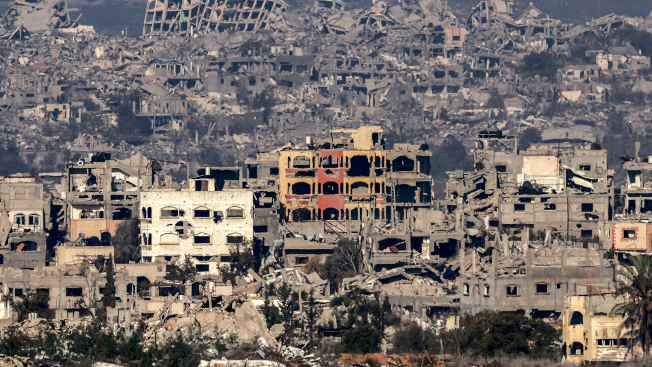 La ONU, la UE y el Banco Mundial estiman que reconstruir Gaza costará 70 mil millones de dólares y tomará décadas. Foto: France 24.