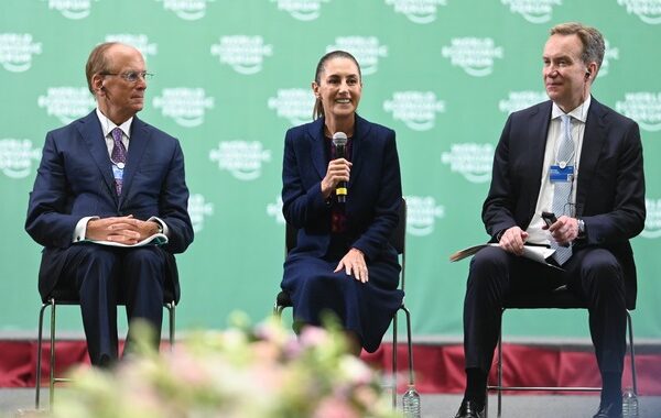 Claudia Sheinbaum Pardo presentó Plan México; busca fortalecer el mercado interno y los salarios, además de impulsar la soberanía alimentaria y energética. Foto: Gob MX.