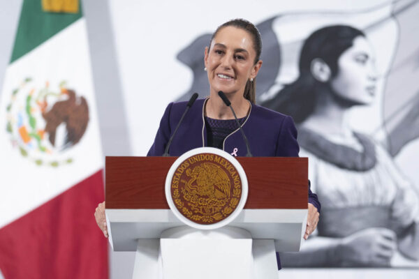 Sheinbaum promete una recaudación más justa y eficiente con una fiscalización reforzada y aduanas modernizadas. Foto: Presidencia.