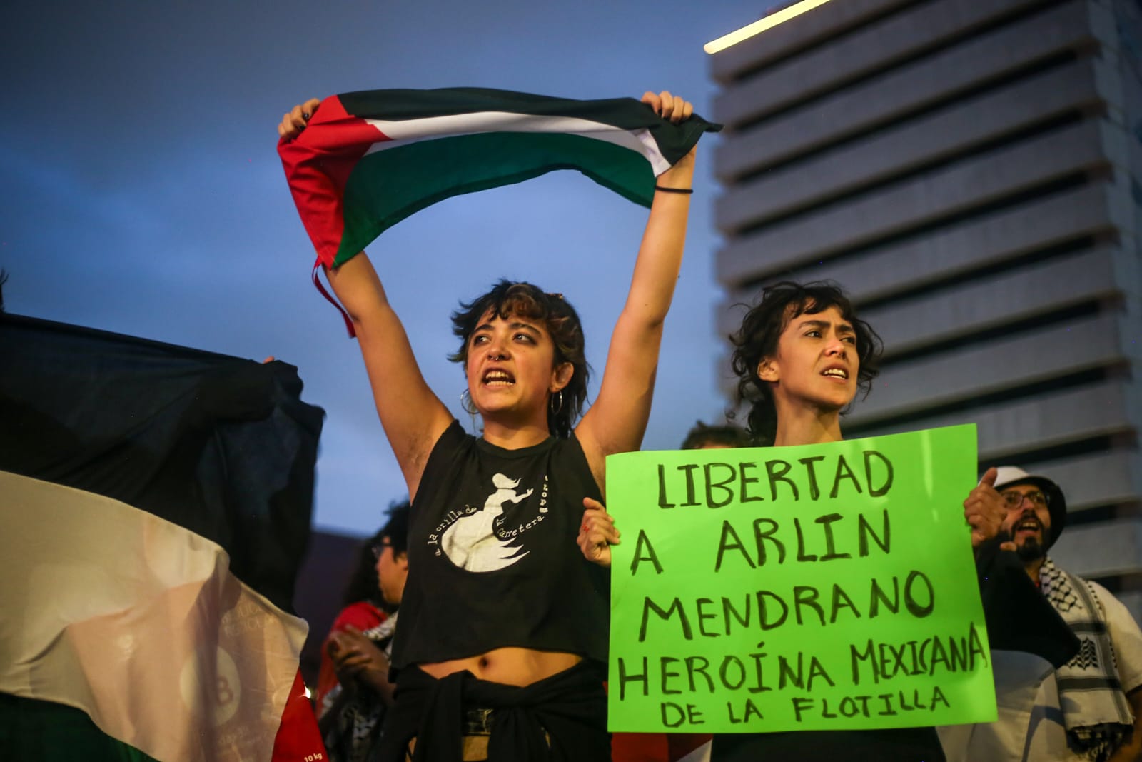 México gestionó la repatriación de seis connacionales detenidos en Israel tras participar en la misión humanitaria Flotilla Global Sumud hacia Gaza. Foto: Milenio.