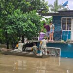 Deslaves mantienen aisladas comunidades y agravan crisis humanitaria en la Sierra Norte de Puebla.